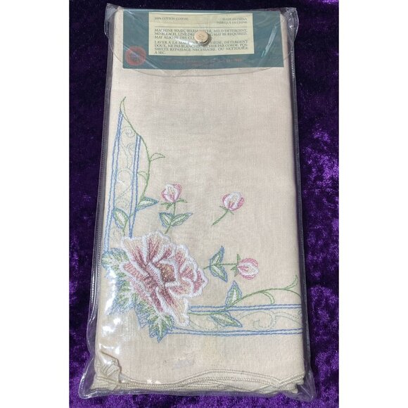 Lenox Linens Charleston Napkins Set Of 4 Pink Floral Embroidery New Rare HTF - Picture 3 of 4
